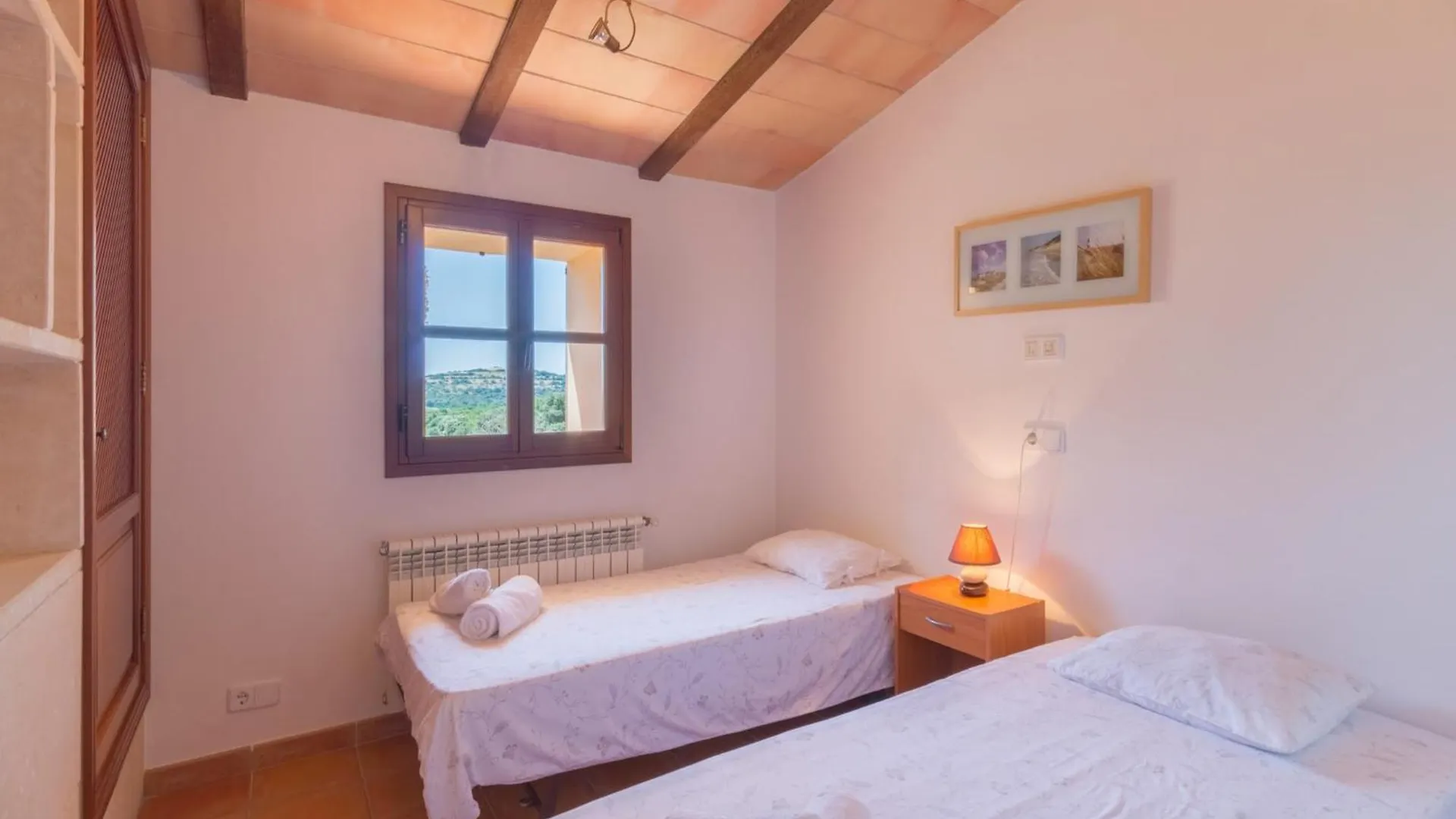 Villa In سان لورينثو دي كارديسار إسبانيا